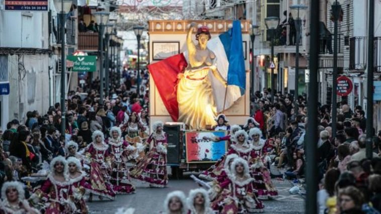 Desfile-de-carnaval-en-Miguelturra-569x427